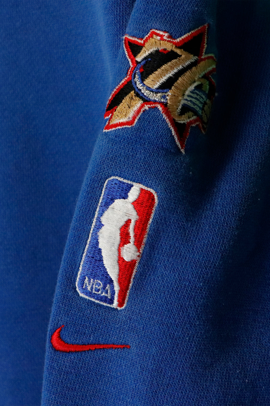 Vintage Nike NBA Philidadelphia Sixers Embossed Front Pocket Sweatshirt Sz L